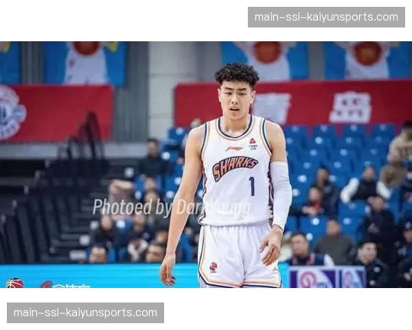 上海久事不敌新疆伊力特，但李添荣单场命中8记三分创个人生涯新高